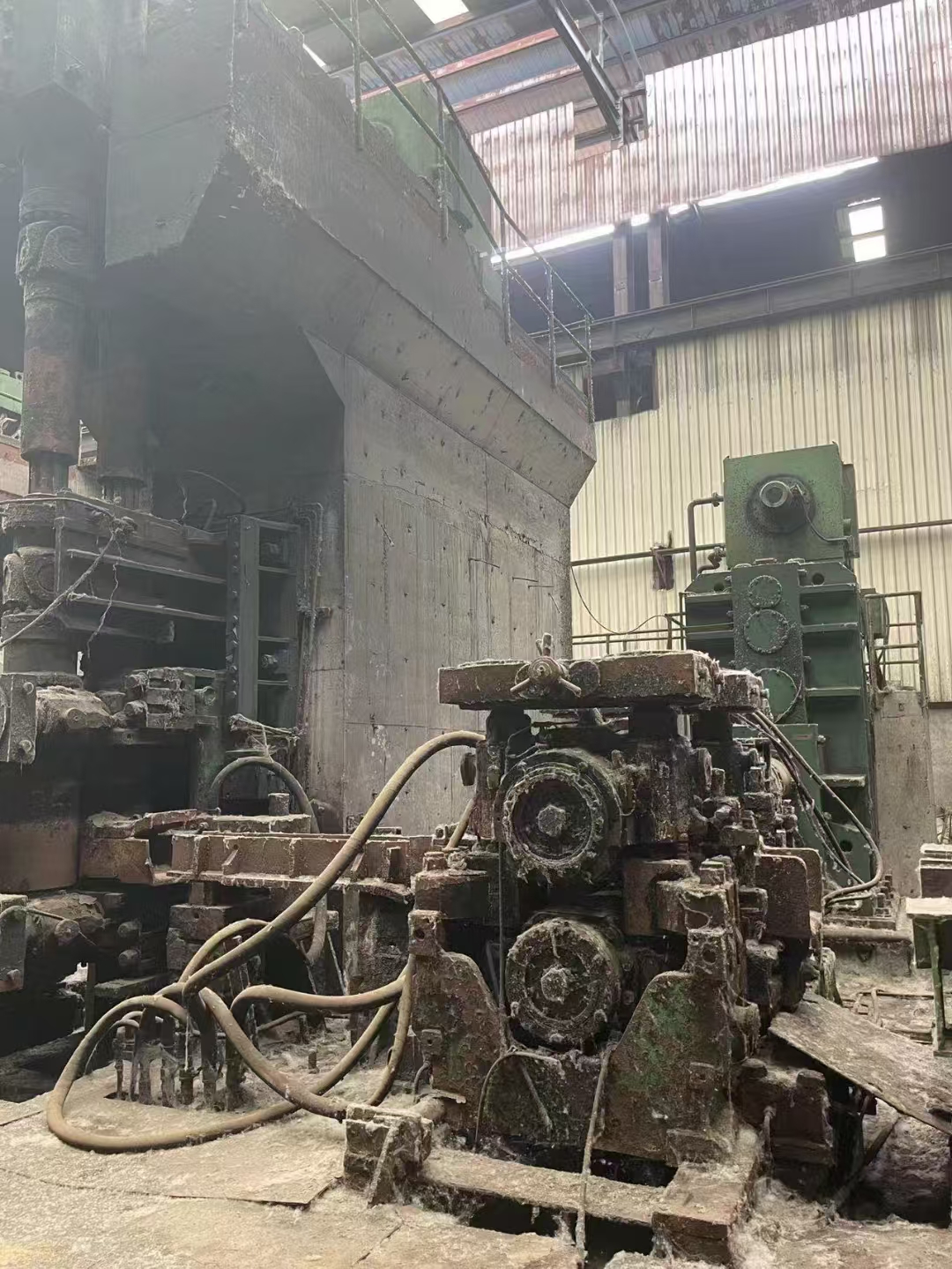 售2016年哈飛五代高線(xiàn)生產(chǎn)線(xiàn)：1套，。減速機(jī)：南高精，電控系統(tǒng)：西門(mén)子RA80，原生產(chǎn)線(xiàn)